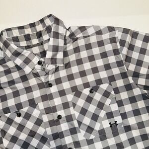 Under Armour Chesapeake Fishing Shirt Mens Large Loose Fit Gingham Plaid Gray